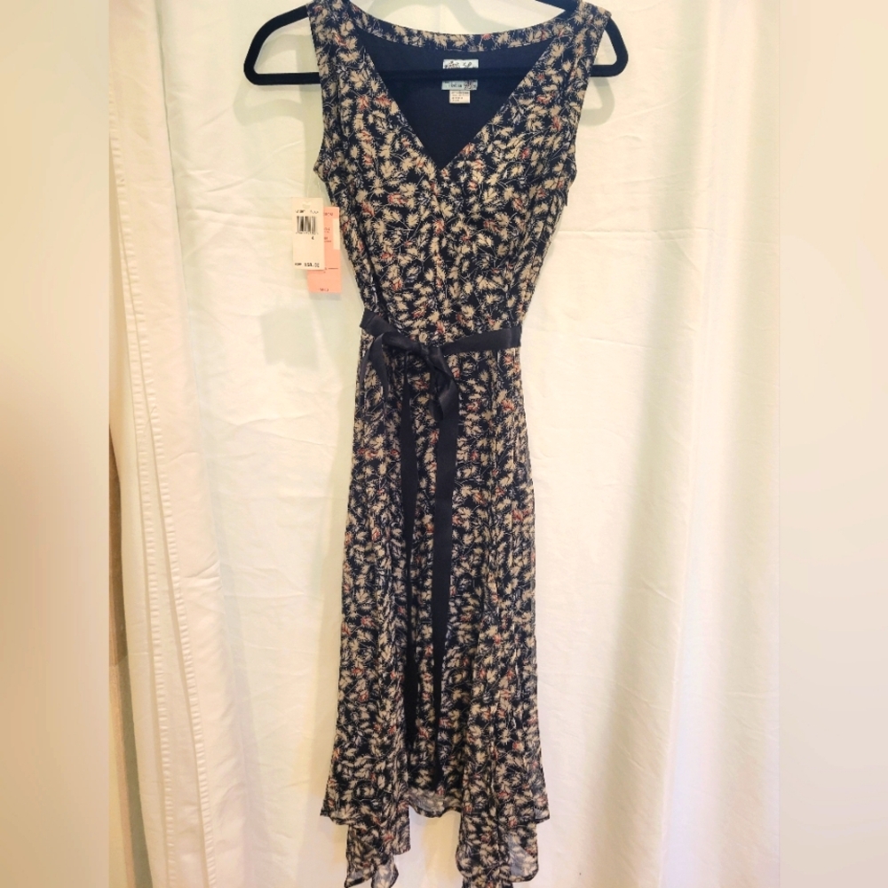NWT Tabitha Womens 100% Silk Sleeveless Dress VNeck Black Cream Red Floral Sz 4